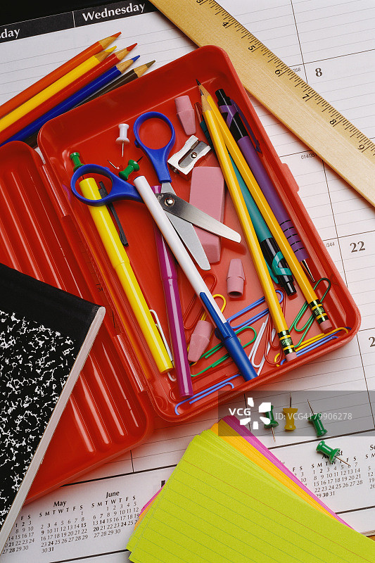 铅笔盒和学习用品图片素材