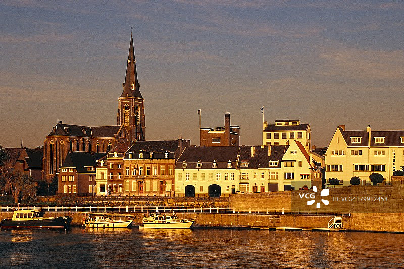 马斯特里赫特和默兹河图片素材