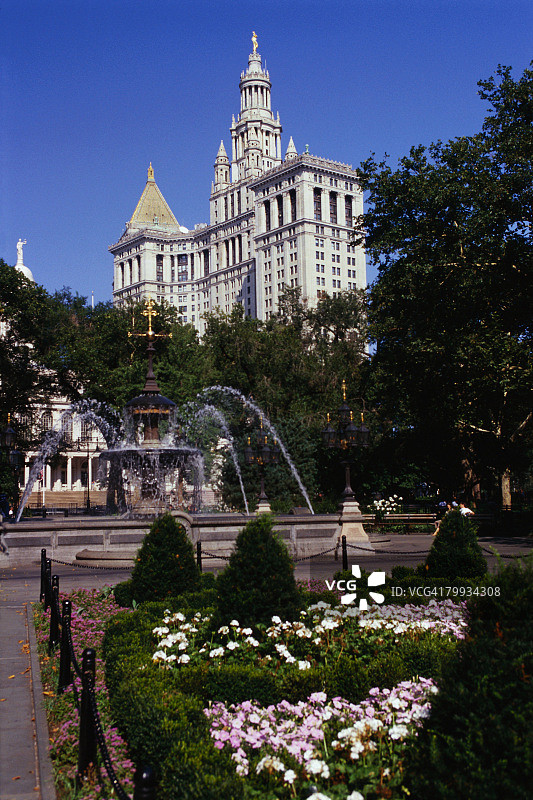 市政厅公园的喷泉和花园图片素材