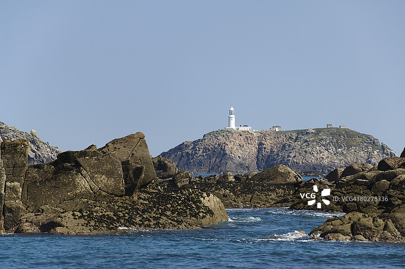 位于英国锡利群岛圆岛上的灯塔图片素材