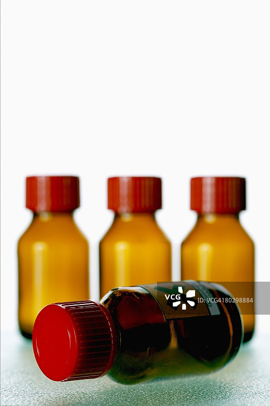装有毒液的棕色烧瓶图片素材