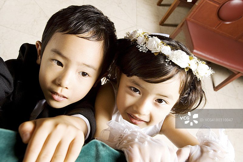 花童和男侍者，顶角视图图片素材