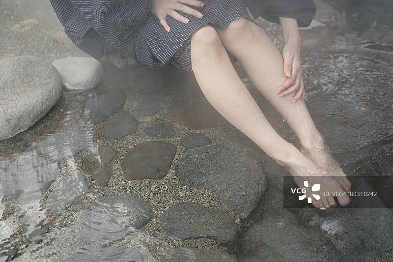 女人泡温泉图片素材