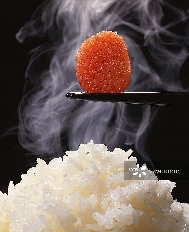 米饭和辣味鳕鱼子图片素材