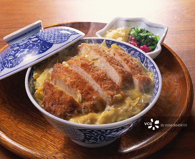 炸猪肉盖饭图片素材