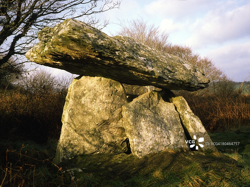 高尔斯敦支石墓，爱尔兰沃特福德郡特拉莫尔图片素材