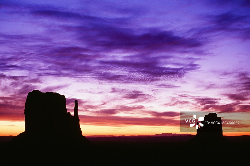 纪念碑谷纳瓦霍部落公园的清晨，亚利桑那州，美国图片素材