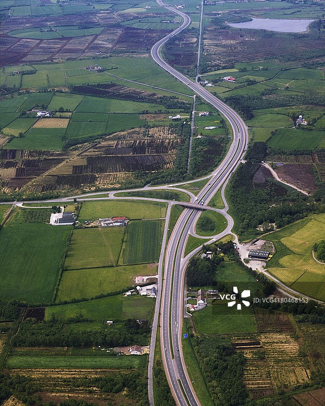 北爱尔兰Lurgan附近的M1高速公路交通图片素材