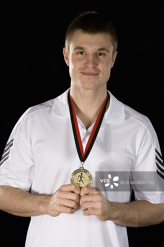 运动员佩戴金牌图片素材