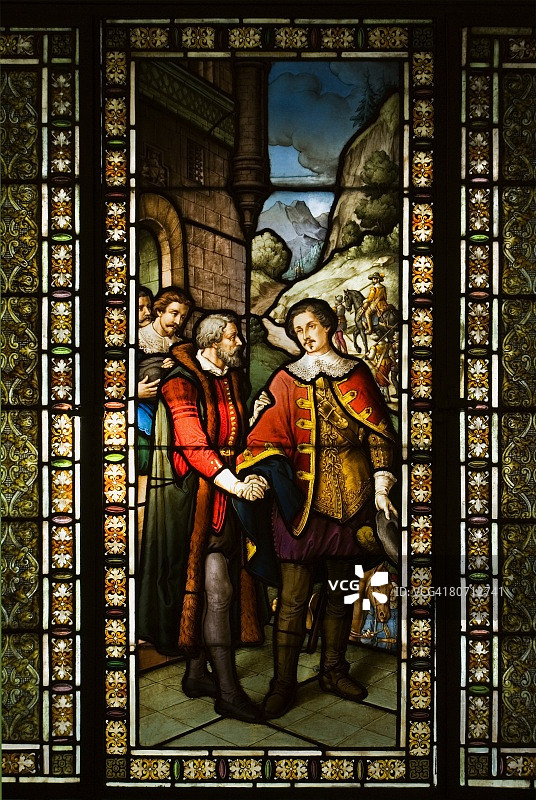 彩色玻璃窗户图片素材