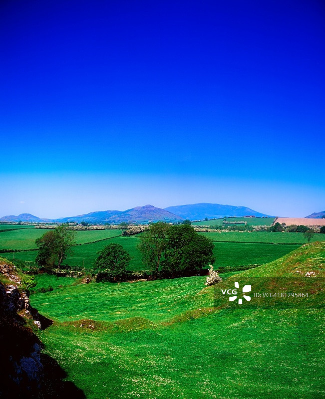 爱尔兰劳斯郡，罗什城堡附近图片素材