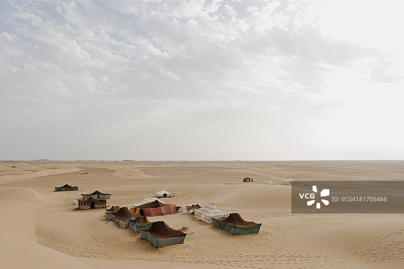 沙漠地区的柏柏尔人帐篷图片素材