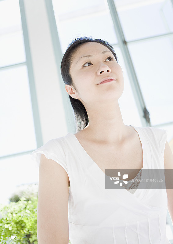 年轻的女人图片素材