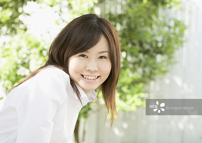 微笑的女人图片素材