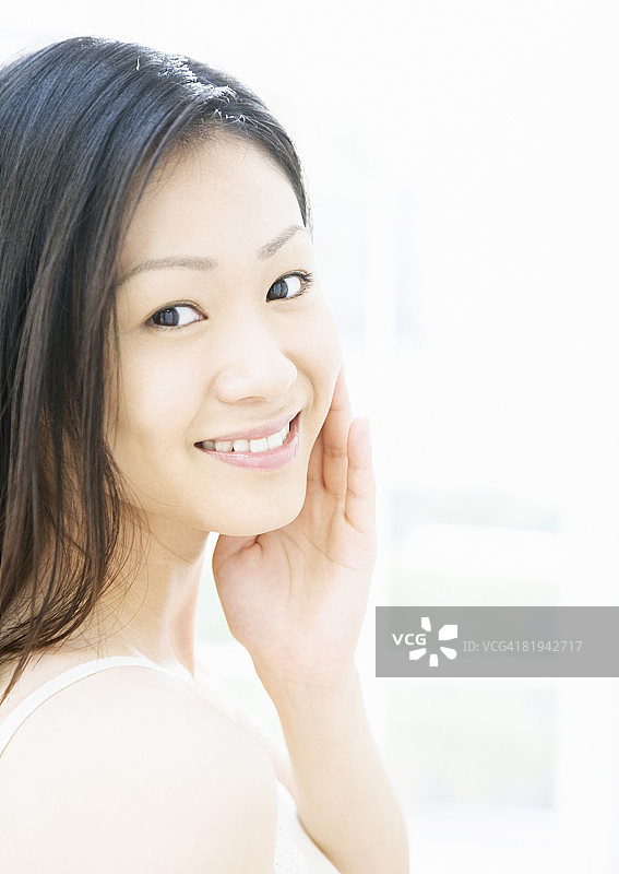 一个年轻的女人图片素材