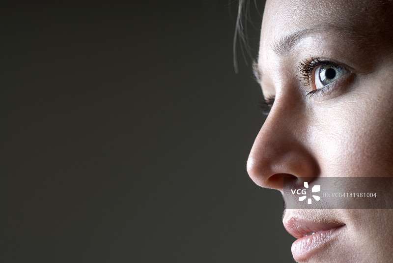 女人侧面特写图片素材