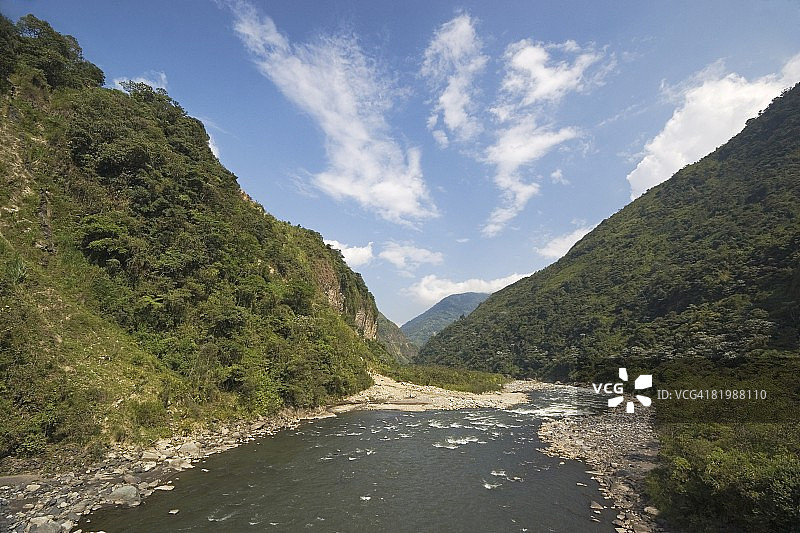 帕斯塔萨河：从安第斯山脉流向亚马逊盆地图片素材