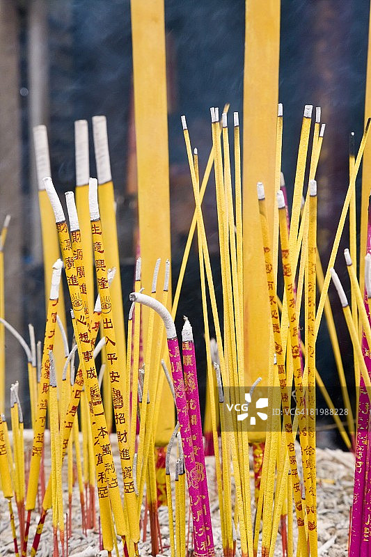 中国澳门妈阁庙燃烧的香图片素材