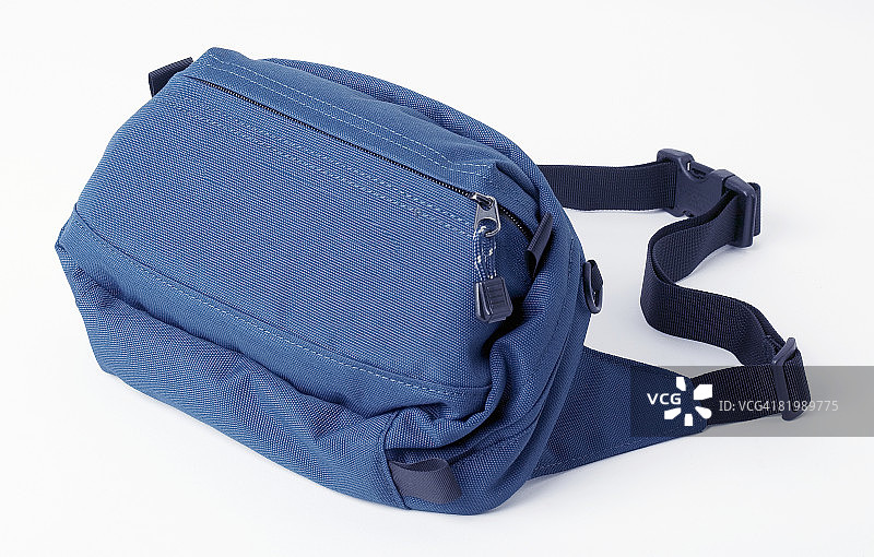 蓝色腰包图片素材