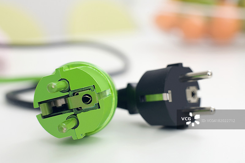 黑绿色插头特写图片素材