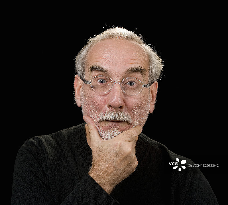 中年男人做鬼脸特写图片素材