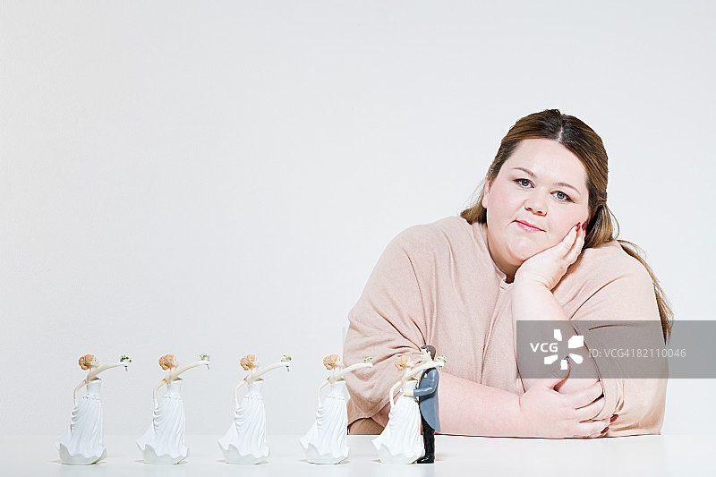 女人和婚礼小雕像图片素材
