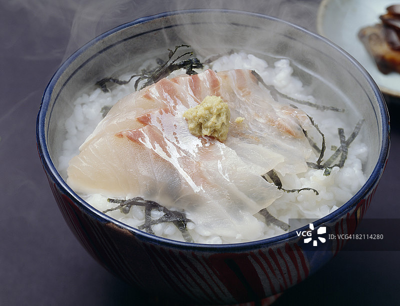 碗装绿茶蒸米饭图片素材