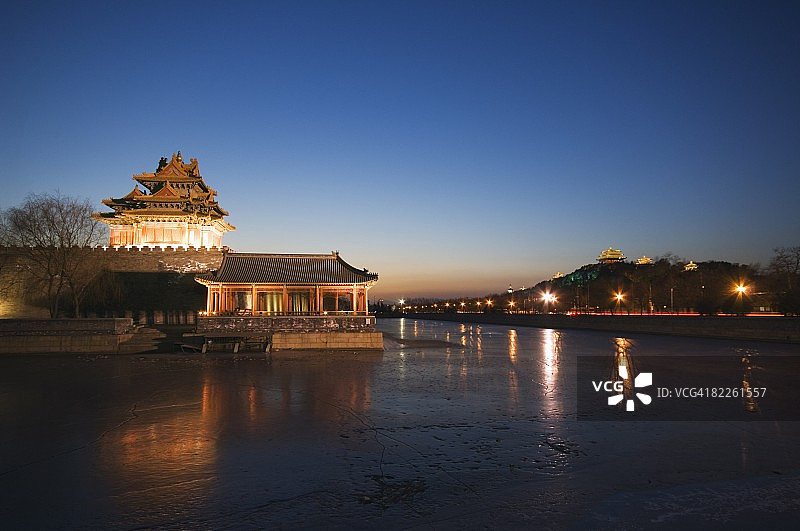 北京故宫博物院护城河与景山公园夜景，联合国教科文组织世界遗产，中国，亚洲图片素材