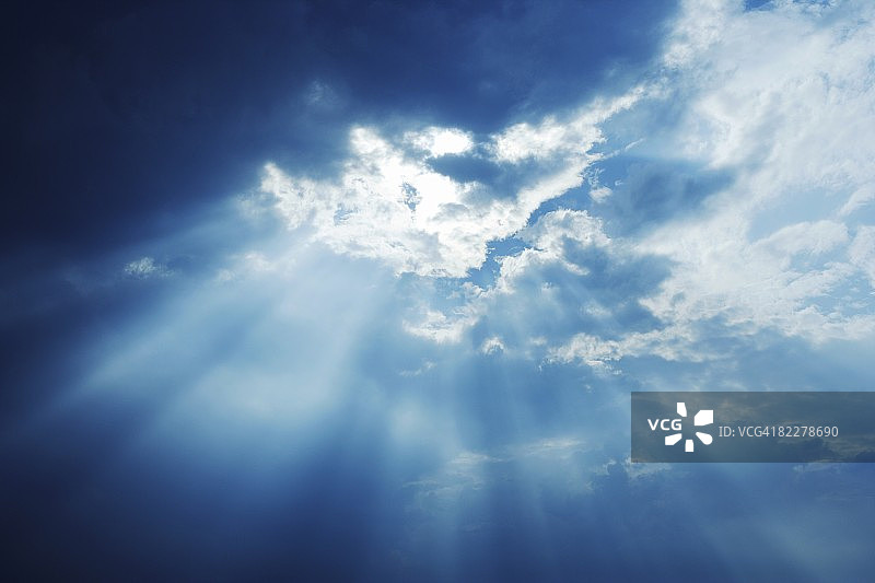 天空之光图片素材