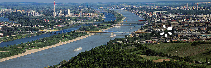 奥地利维也纳城市风光：多瑙河与多瑙运河图片素材