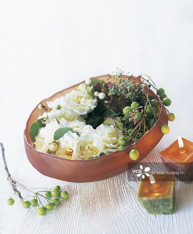 花瓶中的玫瑰图片素材