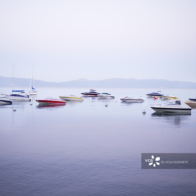 太浩湖上的船只图片素材