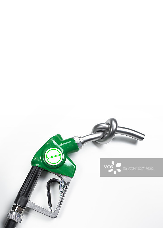 无铅汽油泵上的绳结图片素材