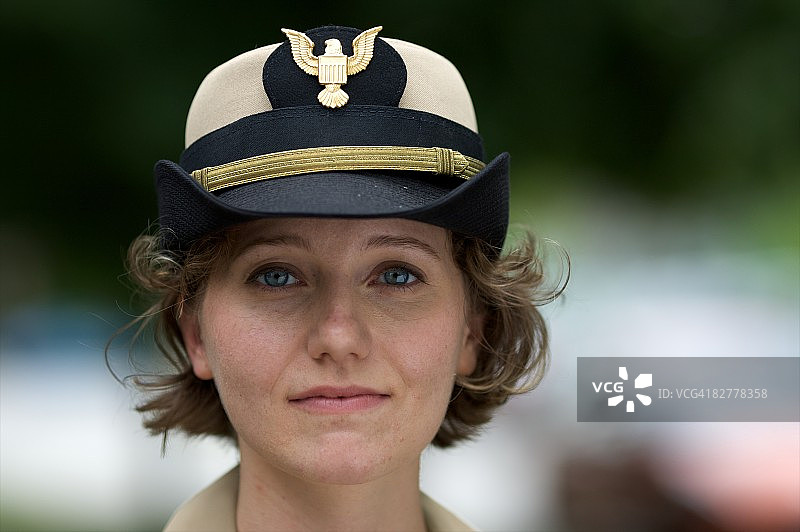 身穿制服的士兵肖像图片素材