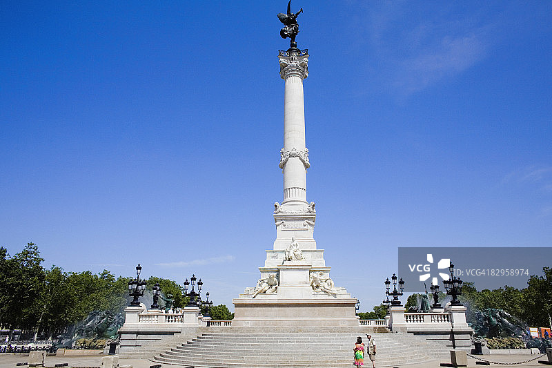 法国吉伦特纪念碑（仰视）图片素材