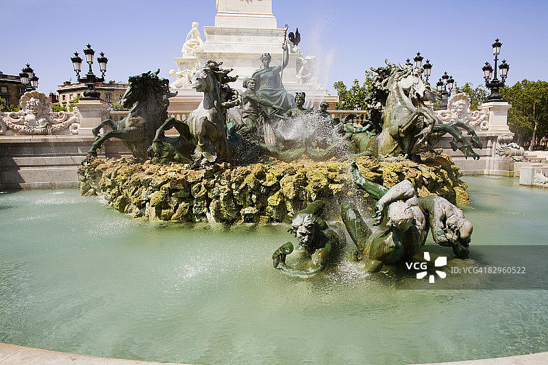 波尔多吉伦特纪念碑喷泉雕像，法国阿基坦图片素材