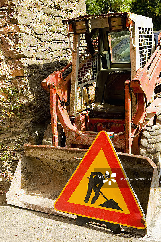 意大利拉斯佩齐亚道路施工标志图片素材