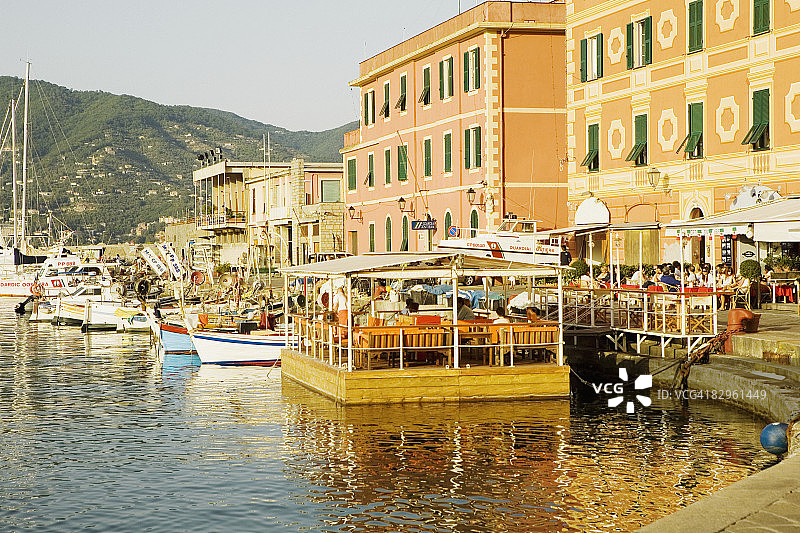 意大利里维埃拉圣玛格丽特利古雷港口滨水建筑图片素材