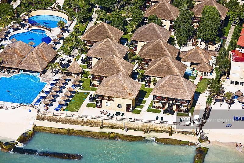 墨西哥金塔纳罗奥州卡门海滩的旅游度假村图片素材