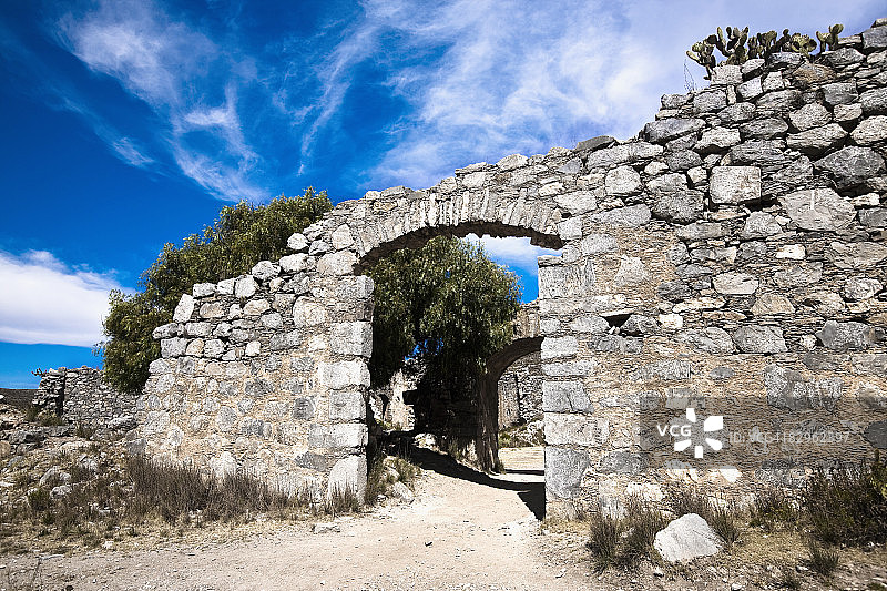 墨西哥圣路易斯波托西州雷亚尔德卡托塞的建筑古遗址图片素材