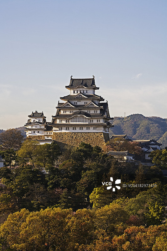 山顶上的姬路城图片素材