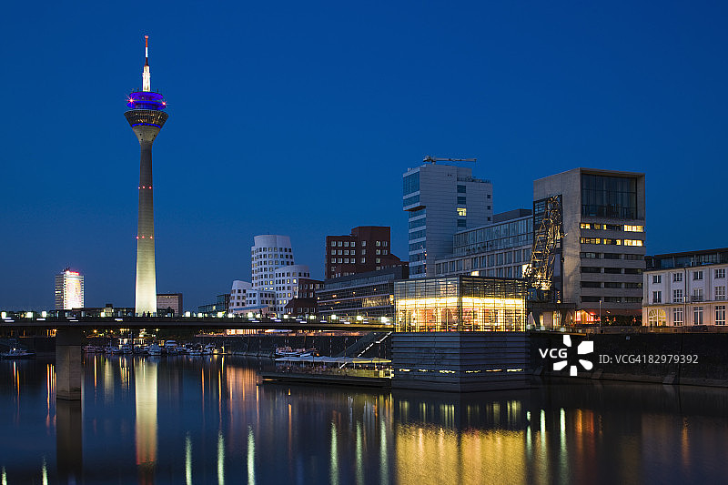 德国北莱茵-威斯特法伦州杜塞尔多夫：媒体港图片素材