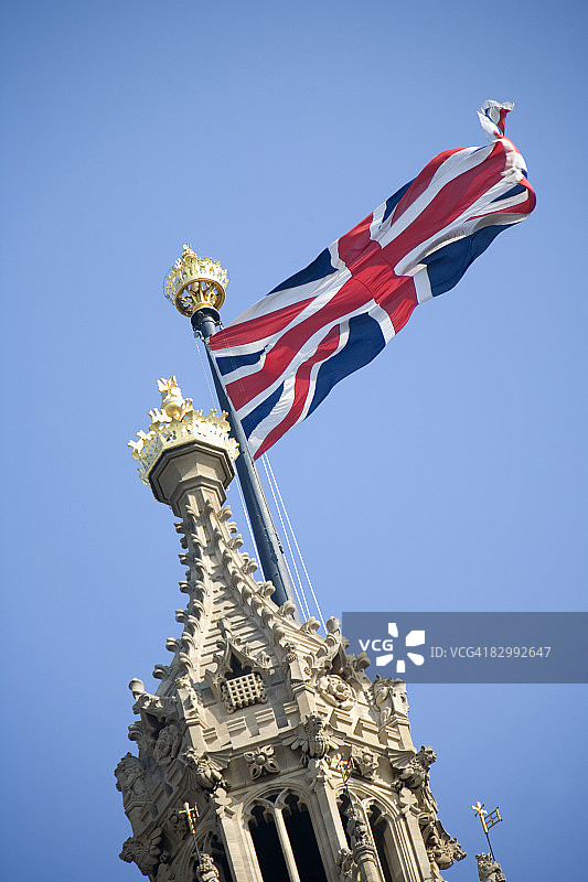 建筑物顶部的英国国旗图片素材
