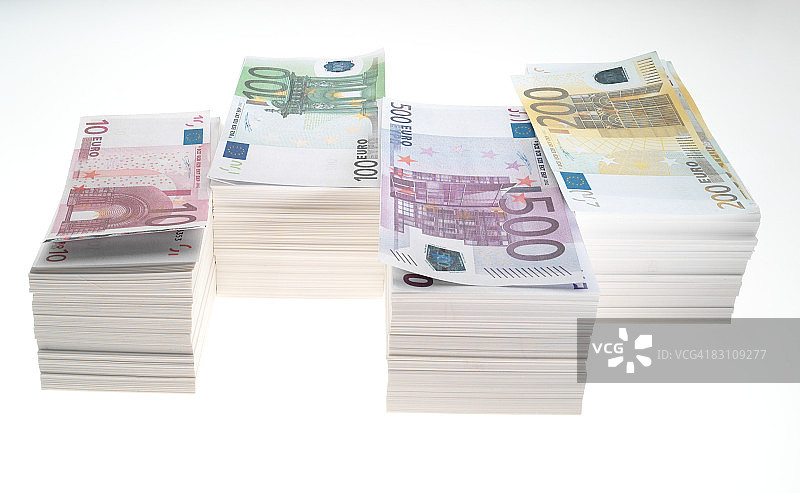 欧元纸币堆叠图片素材