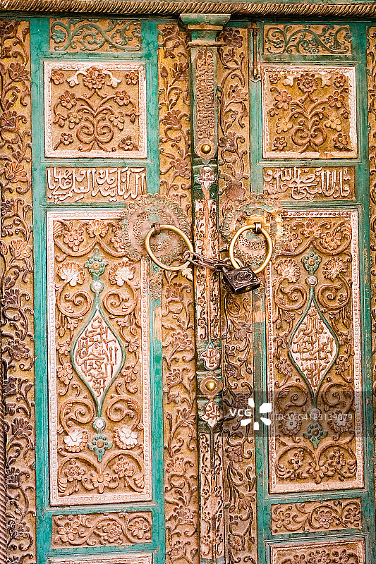 金色和绿色装饰门图片素材