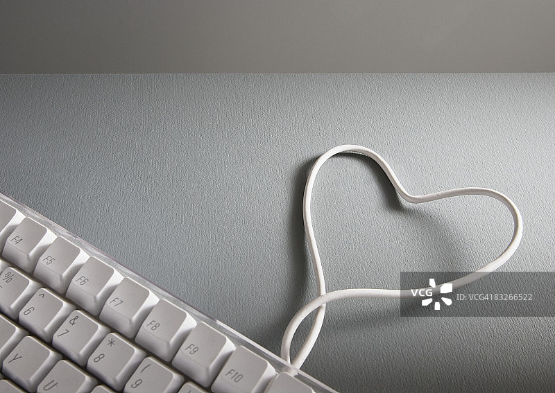 带心形线的电脑键盘特写图片素材