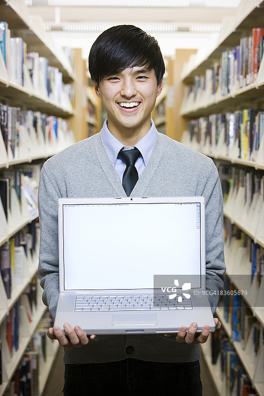 在图书馆里的男人图片素材