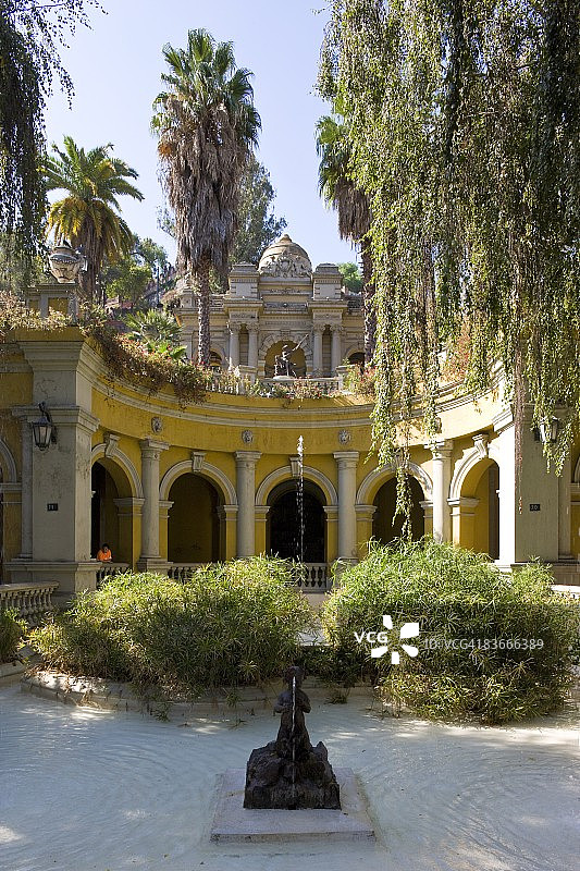 圣卢西亚公园和海神喷泉，智利圣地亚哥图片素材