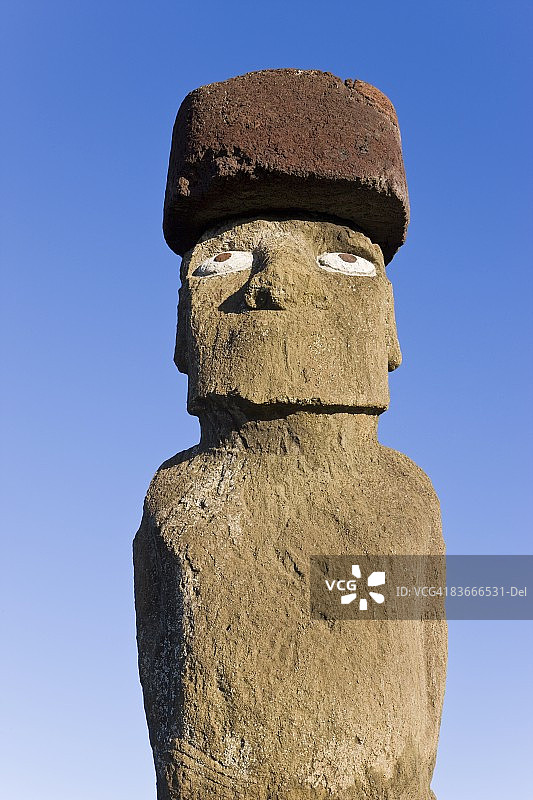复活节岛上唯一戴着发髻和眼球的摩艾石像Ahu Ko Te Riku，拉帕努伊（复活节岛），联合国教科文组织世界遗产，智利，南美洲图片素材