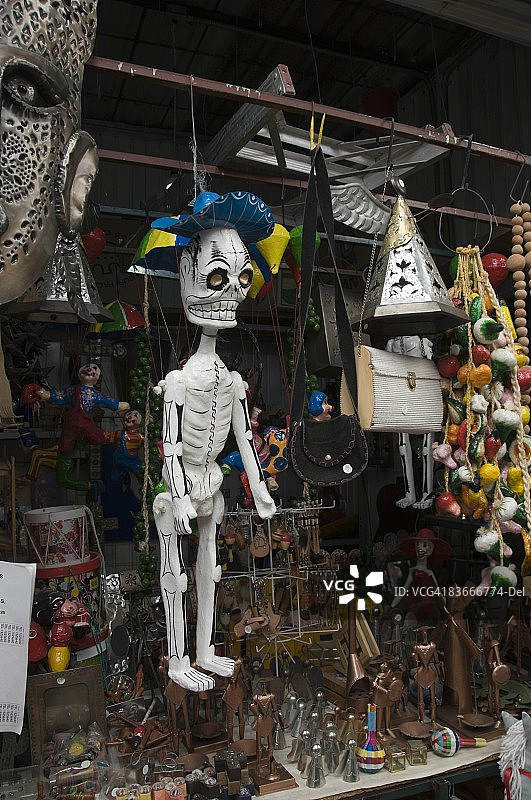 墨西哥瓜纳华托州圣米格尔德阿连德手工艺品市场图片素材